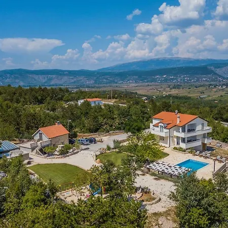 Villa Spacius Villa, Heated Pool, Near Makarska And Split