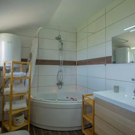 Spacius Villa, Heated Pool, Near Makarska And Split *