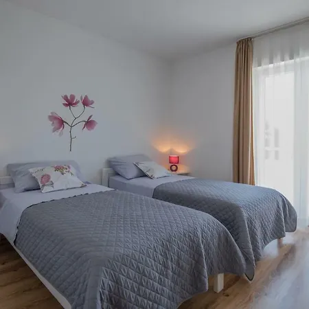 Spacius Villa, Heated Pool, Near Makarska And Split Villa