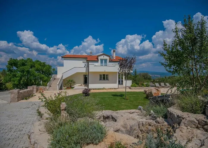 Spacius Villa, Heated Pool, Near Makarska And Split