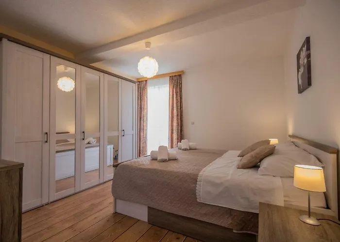 Spacius Villa, Heated Pool, Near Makarska And Split Villa Grubine