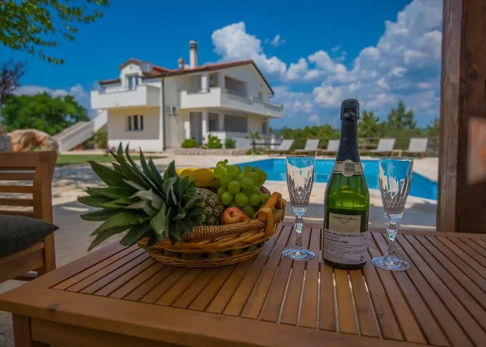 Spacius Villa, Heated Pool, Near Makarska And Split Grubine