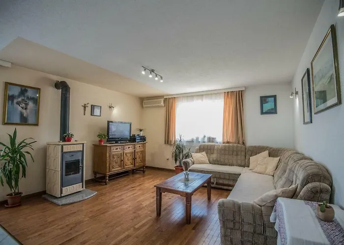 Spacius Villa, Heated Pool, Near Makarska And Split *