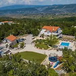 Spacius Villa, Heated Pool, Near Makarska And Split